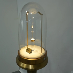 Le cabinet <span class=keywords><strong>d</strong></span>'exposition de bijoux rotatif pour attirer l'attention dans les centres commerciaux présente des bijoux sous tous les angles - Product Image 2