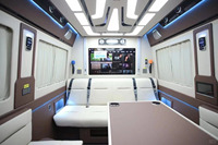 Kit de conversion de camping-car de luxe Sprinter : habillage en cuir pour cockpit, siège de capitaine VIP, canapé-lit de cinéma arrière, éclairage de plafond