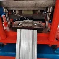 Machine de formage de plaques de clôture industrielle pour la fabrication de lattes métalliques avec poinçonnage et découpe automatiques