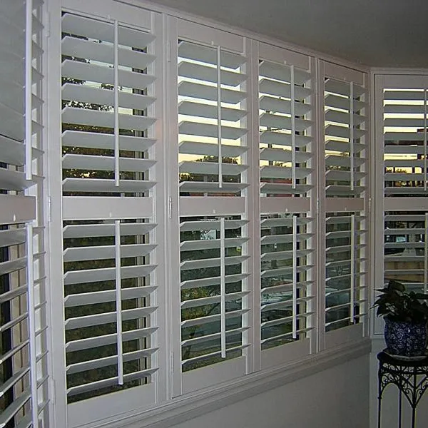 Factory Outlet Oil And Waterproof Basswood Plantation shutter
