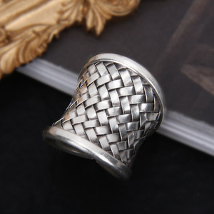 Anello Intrecciato a Mano in Stile Thai per Uomo e Donna, Anello Vintage in Argento S925, Anello Esagerato da Matrimonio, Gioielleria Raffinata - Product Image 1