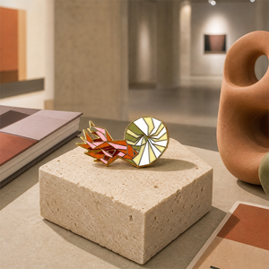 Support d'usine haute qualité Ammonite fossile Origami bijoux <span class=keywords><strong>histoire</strong></span> naturelle personnalisé mignon Logo métal émail épinglettes et badges - Product Image 6