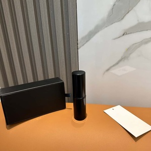 สไตล์คลาสสิก แม้แต่การแต่งหน้าก็ไม่ทิ้งร่องรอยใดๆ ดีไซน์การจัดเก็บที่สะดวก แปรงแต่งหน้าที่เรียบง่ายและประณีต - Product Image 1