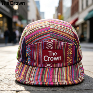 Gorra de 5 Paneles con Logotipo Personalizado y Múltiples Rayas, Venta al por Mayor, Gorra con Estampado Textil Folclórico, Visera Plana, Parche Tejido, Fabricante - Product Image 1