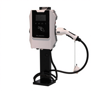 Station de recharge pour véhicules électriques AC 7 kW |   AC230 V ±10%, 32 A |   IP54 Extérieur |   Wi-Fi/Ethernet/4G |   OCPP 1.6 |   Montage mural ou sur colonne - Product Image 1