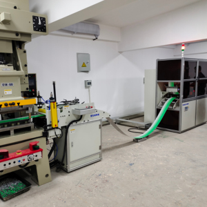 Ligne de production d'estampage de plaque d'immatriculation sans <span class=keywords><strong>film</strong></span> réfléchissant Ligne de production de plaque d'immatriculation de bus - Product Image 2