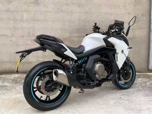 <span class=keywords><strong>Moto</strong></span> Spring <span class=keywords><strong>GT</strong></span> 400cc à deux cylindres, refroidissement par eau, injection électronique d'essence avec ABS - Product Image 2