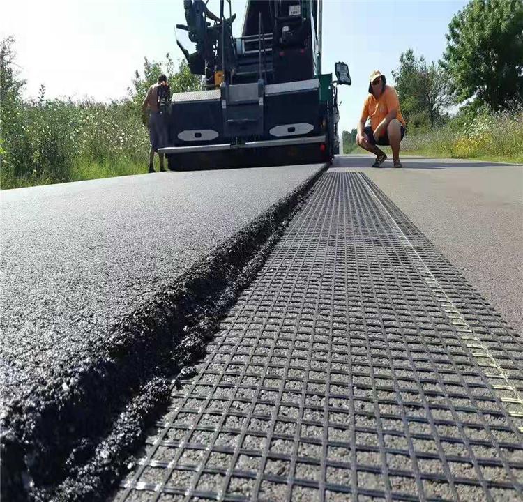 Высокопрочная 100 kn 200kn Стекловолоконная георешетка для асфальтового покрытия