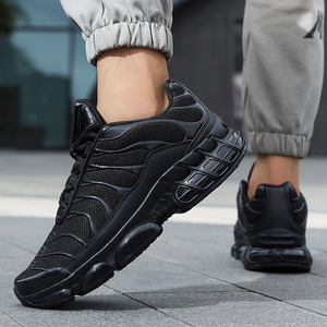 Chaussures de course basses pour hommes, rouge et noir, respirantes, absorbant les chocs, chaussures de sport de plein air, baskets décontractées pour le printemps et l'été - Product Image 2