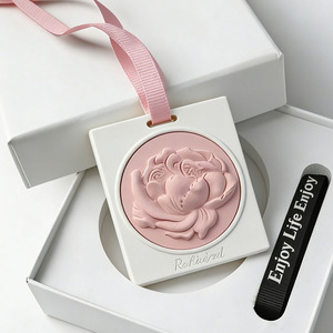 Diffuseur de parfum suspendu personnalisé en gypse Amora avec carte, décoration cadeau pour la maison, pierre parfumée avec logo personnalisé - Product Image 3