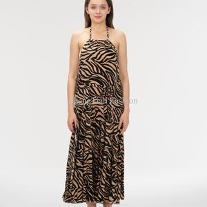 เดรสยาวผู้หญิงลายทางแบบผูกคอ เปิดหลัง สไตล์โบฮีเมียนวินเทจทรงหลวมสำหรับใส่ไปทะเลช่วงฤดูร้อน - Product Image 3