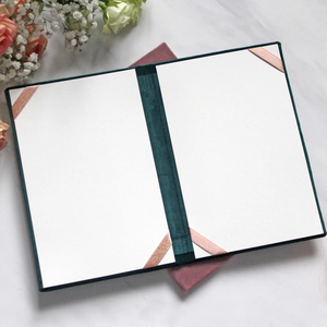 Livres de vœux personnalisés de luxe en carton rigide bleu et rose avec feuille d'or pour lui et elle, invitations de mariage en velours - Product Image 2