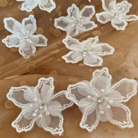 Décoration de robe de mariée tendance, sexy et écologique, avec patchs de dentelle colorés, organza ivoire, appliques florales brodées en 3D et strass