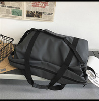 Sac de voyage extensible grande capacité en nylon imperméable avec poignée souple pour les voyages en plein air