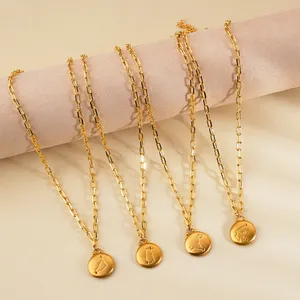 Kalung Perhiasan mode wanita 18K emas baja tahan karat terukir A-Z awal 26 huruf bulat alfabet cakram liontin kalung