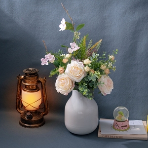 CF02105 Ramo de Rosas Románticas de 21 Pulgadas con <span class=keywords><strong>Lila</strong></span> y Follaje Mixto, Elegante Centro de Mesa para Decoración del Hogar - Product Image 4