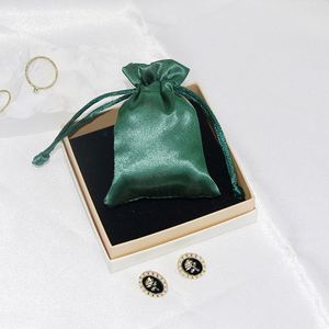 Bolsas de Regalo Personalizadas de Lujo de Satén de Seda con Cordón para Pelucas, Sombreros, Zapatos, Gorras de Béisbol y Paquetes de Cabello - Product Image 4