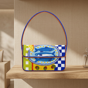 Sac à bandoulière de luxe fait main en verre perlé moderne, motif poisson méditerranéen, pochette de créateur pour femme, avec bouton, durable et léger - Product Image 3