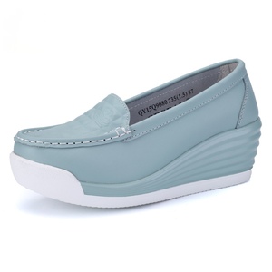 <span class=keywords><strong>Scarpe</strong></span> da Donna <span class=keywords><strong>con</strong></span> Tacco Alto 6cm, <span class=keywords><strong>Zeppa</strong></span> alla Moda, Comode, Traspiranti, Antiscivolo, Casual, <span class=keywords><strong>Scarpe</strong></span> Bianche da Infermiera <span class=keywords><strong>con</strong></span> Tacco - Product Image 4