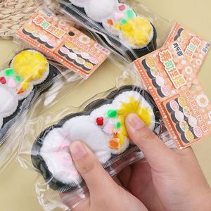 ของเล่นบีบซูชิเหมือนจริง ขนาด 12 ซม. ชุด 4 ชิ้น ทำจาก TPR บรรเทาความเครียด ของขวัญสำหรับเด็กและผู้ใหญ่ ของเล่นบีบซูชิแซลมอนเพื่อเวลาผ่อนคลาย - Product Image 3