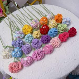 ดอกคาร์เนชั่นถักโครเชต์ดอกไม้ประดิษฐ์สำหรับวันแม่อนุสรณ์และของตกแต่งบ้านเป็นมิตรกับสิ่งแวดล้อม - Product Image 1