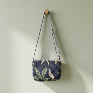 Bolso Bandolera Floral con Estampado de Bloques, Morado, Acolchado de Algodón, Hecho a Mano, para Mujer, de la India - Product Image 1