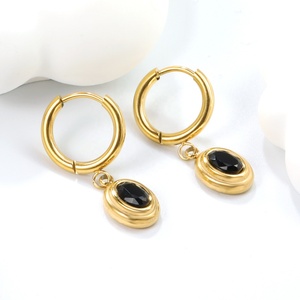 Modernos Pendientes de Aro Colgantes de Acero Inoxidable con Baño de Oro de 18K y Circonitas Cúbicas de Colores para Mujer, Venta al por Mayor - Product Image 4