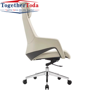 Chaise de bureau de direction moderne en cuir luxueux avec dossier haut et appui-tête réglable pour bureaux de patron/directeur - Product Image 1