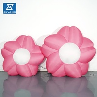 Modèle de fleur suspendue gonflable rose personnalisé, fleurs gonflables suspendues pour la décoration publicitaire d'événements en extérieur