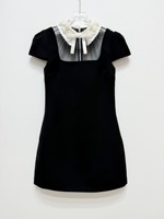 Nouvelle robe d'été décontractée pour femmes, classique, noire, avec patchwork et logo sur le devant, manches courtes, offrant un look mince et élégant