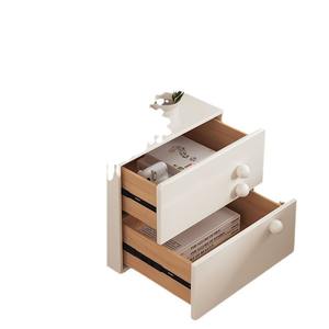 Table de chevet en bois massif de couleur crème avec tiroirs de rangement, meubles de chambre modernes et minimalistes pour petits espaces - Product Image 4