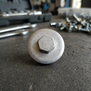 Cache-écrou hexagonal en métal sur mesure, surface polie, composant moulé - Product Image 2