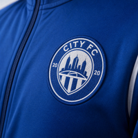 Écusson brodé personnalisé pour club de football, patch sportif thermocollant avec lettres en chenille, fourniture professionnelle pour l'image de marque