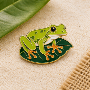 Pin de solapa metálico personalizado al por mayor, con diseño de rana Coqui Taino de Puerto Rico, estilo tropical caribeño, recuerdo de viaje tropical - Product Image 3