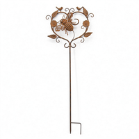 Décoration de jardin en fer forgé vintage résistante aux intempéries en forme de cœur et d'abeille avec piquets pour pelouse, patio et extérieur