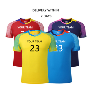 Uniforme de Fútbol para Hombre Adulto Estilo Americano, Personalizable con Logotipo y Número, 100% Poliéster Transpirable, Manga Corta, para Entrenamiento - Product Image 1