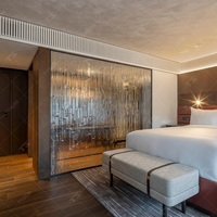 Paravent en verre cristal LED sur mesure pour la décoration de salles et restaurants, avec éléments en acier inoxydable
