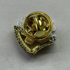 Shield Shape Gold Plated Zinc Alloy <b>Brooch</b> <b>Pin</b> Round Brilliant Cut Diamond Claw Setting Unisex Fashion <b>Brooch</b> - Product Image 1