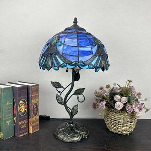 LongHuiJing Tiffany stile lampada da tavolo viola barocco vetro colorato paralume da scrivania luci H20 * W12In - Product Image 5