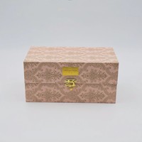 Boîte cadeau Eid Mubarak en carton rigide avec logo personnalisé en or, emballage durable de style arabe pour le marché du Moyen-Orient