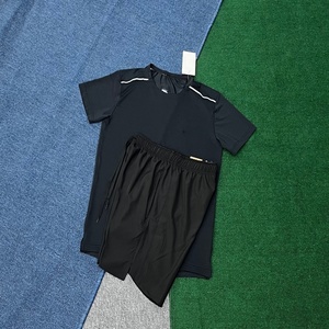 <span class=keywords><strong>Ensemble</strong></span> T-<span class=keywords><strong>shirt</strong></span> à manches courtes et <span class=keywords><strong>short</strong></span> de course à séchage rapide pour homme – Tenue de sport respirante pour l'entraînement en salle de sport – Vente en gros - Product Image 6