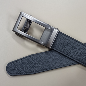 เข็มขัดหนังแท้สำหรับผู้ชาย หัวเข็มขัดอัตโนมัติ สไตล์ลำลองสำหรับธุรกิจและชุดเดรส คุณภาพสูง ปรับขนาดได้ เหมาะสำหรับกางเกงยีนส์ ฟรีโลโก้ - Product Image 4