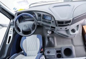 Camion frigorifique Foton Auman 8*4 à toit surélevé de 9,6 m avec cabine double, moteur Cummins de 490 CV, Euro 2 à Euro 6 personnalisable - Product Image 6