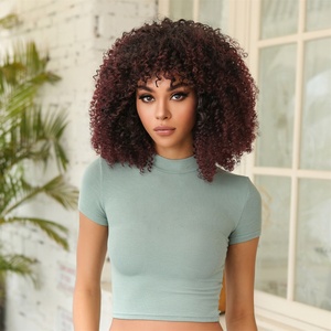 Perruque synthétique en gros d'usine, MOQ 1, avec frange, <span class=keywords><strong>cheveux</strong></span> ondulés Jerry, vague italienne, rouge rosé, en <span class=keywords><strong>laine</strong></span> douce, sans colle - Product Image 3