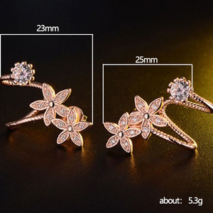 Orecchini a perno con cristalli a forma di fiore per donna, effetto doppio piercing, accessori moda eleganti in stile boho - Product Image 4