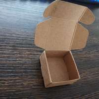 Stock 4*4*2cm petit savon outils de maquillage boîte d'emballage en papier kraft petite bouteille d'huile essentielle Flip Mail boîte d'emballage en papier kraft