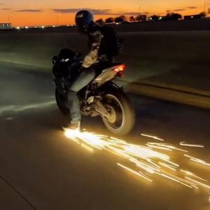 Sports de plein air moto semelle flamme dispositif avec <span class=keywords><strong>silex</strong></span> pierre étincelle chaussures couvre planche à roulettes cyclisme pied frein produits - Product Image 6