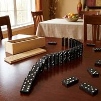 Jeu de dominos miniatures en bois noir éducatif personnalisé, étui en bois portable, jeu de table, jouet pour les fêtes de famille, voyage, cadeau, vente en gros