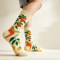 Chaussettes de sport décontractées mi-mollet pour femmes, en coton doux, avec imprimé 3D coloré et amusant à motifs de fruits d'été
