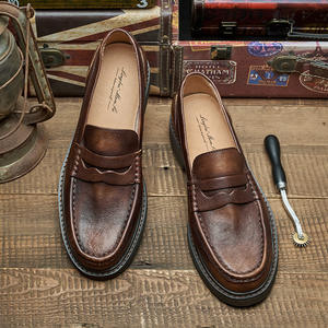 Zapatos Oxford de Cuero Genuino para Hombre, Verano-Otoño 2026, Suela Suave, Estilo Británico Informal, Retro, Punta Redonda, Diseño de Grafiti, Térmicos - Product Image 1